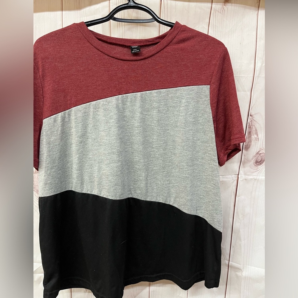 🌹Women's‎ Top - Red, Gray, and Black
